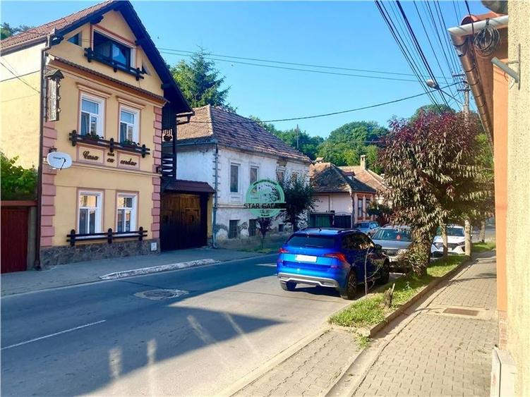 VAND PENSIUNE CU 7 CAMERE IN SIGHISOARA LA 800 MP DE CETATE - 1