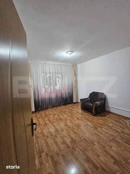 Apartament cu 4 camere decomandat în Republicii