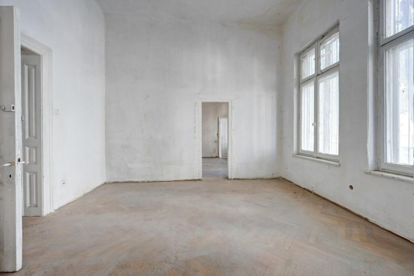 NOU pe Piata! Zona Armeneasca, str. Licurg nr.4. Casa-Vila, 7 camere.Teren 475mp - 6