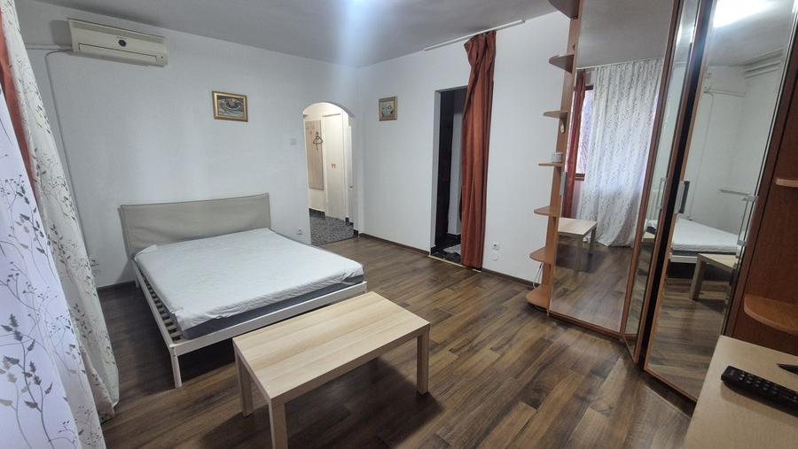 Particular garsoniera 33 mp Brancoveanu intersectie cu Nitu Vasile - 1