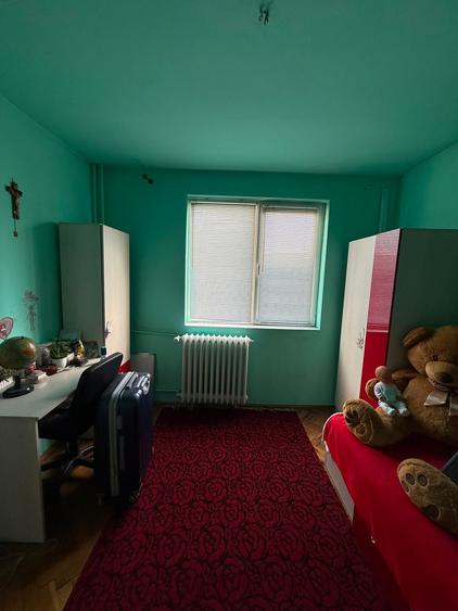 Apartament cu 65 camere în Girocului