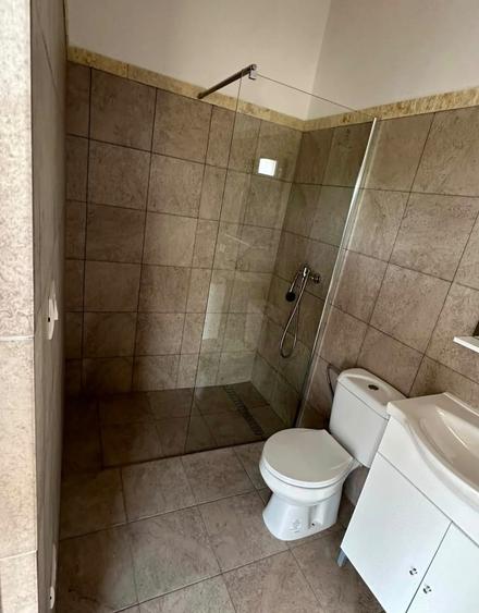 Duplex cu 4 camere cu Canalizare în Ghiroda