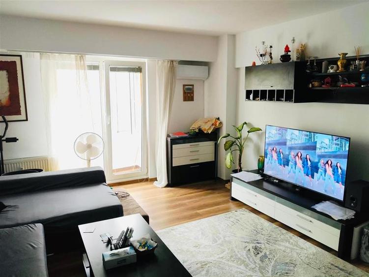 Apartament cu 2 camere decomandat, mobilat în Cișmigiu