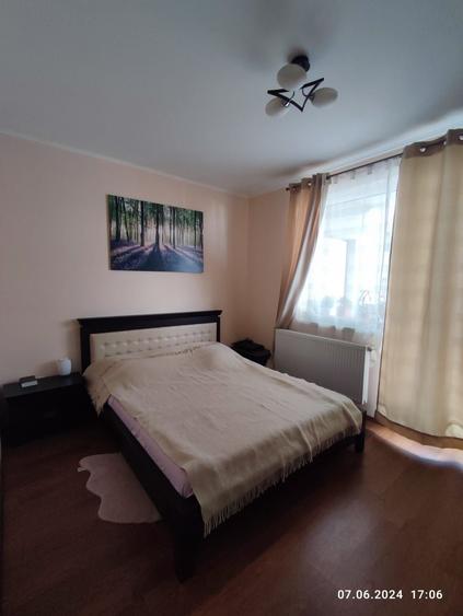 Apartament cu 3 camere semidecomandat în Florești