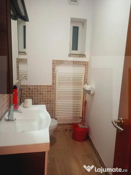 Apartament cu 8 camere nedecomandat în Iosefin