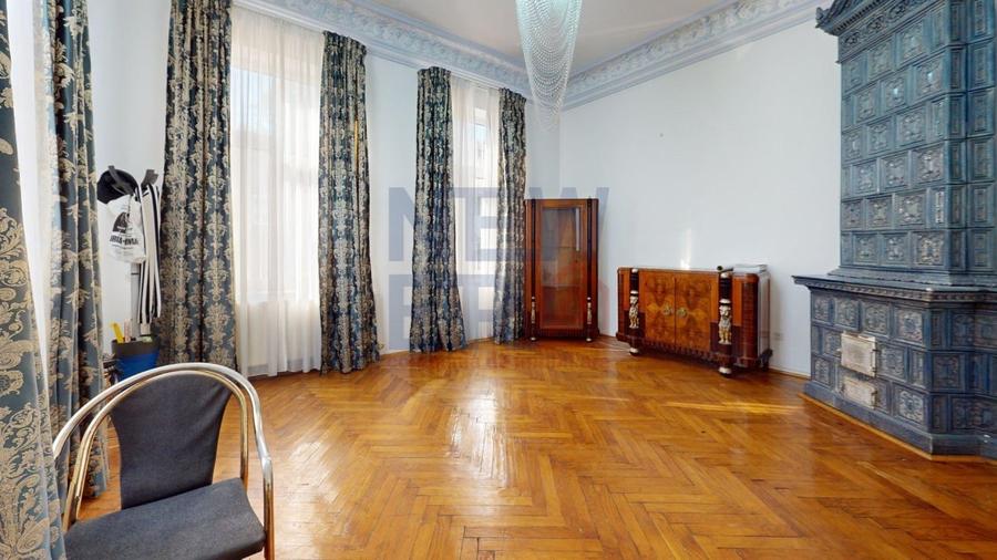 Casă individuală cu 9 camere cu Canalizare în Eminescu