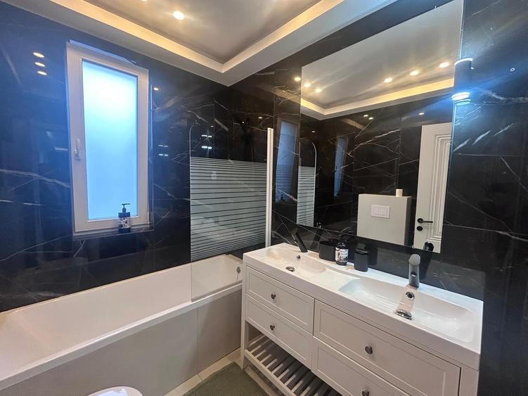 Duplex cu 4 camere cu Canalizare în Florești