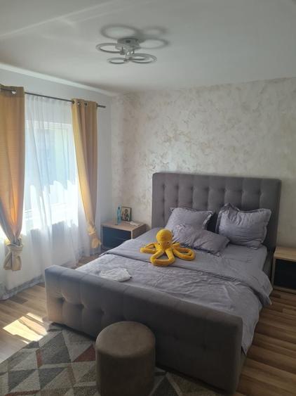 Apartament cu 3 camere decomandat în 1 Decembrie