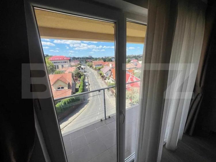 Apartament cu 3 camere semidecomandat în Tudor