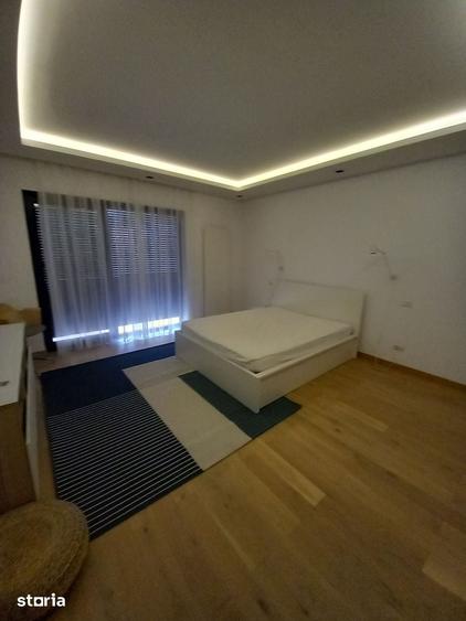 Casă cu 6 camere cu Teren 386 Mp în Băneasa