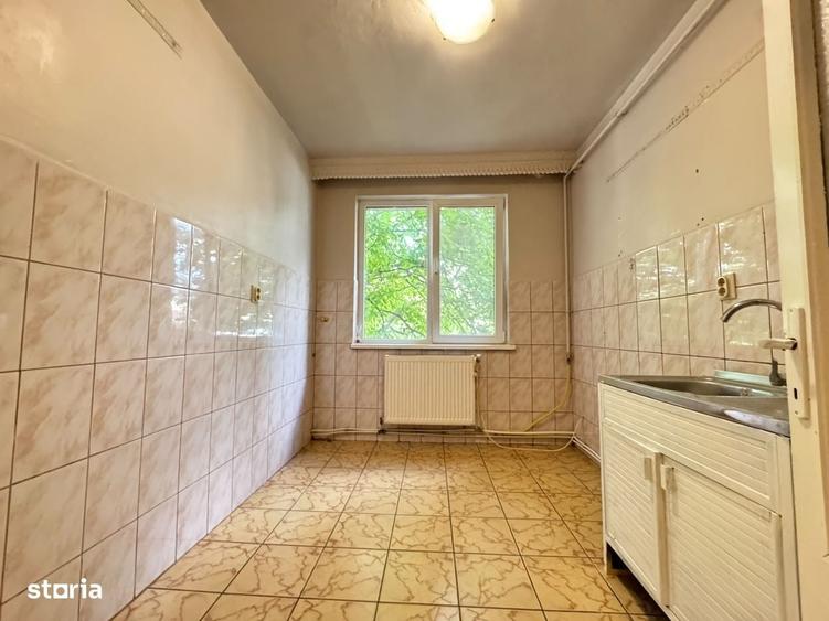 Bacau, apartament cu 3 camere, aproape de centru - 3