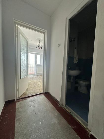 Apartament cu 3 camere decomandat în Barieră