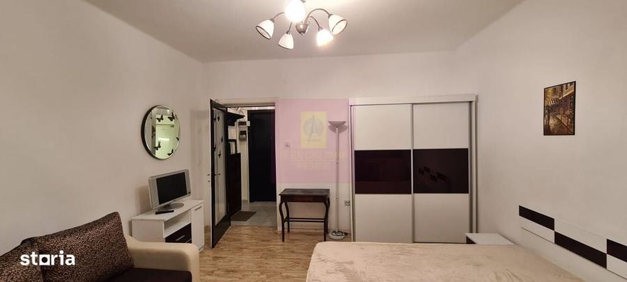 Garsonieră în Romană