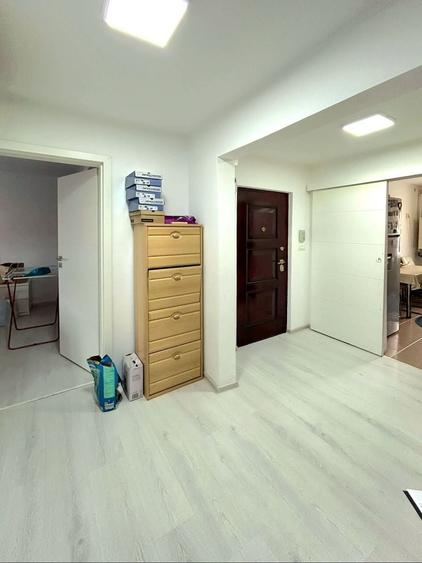 Apartament cu 4 camere decomandat, mobilat în Lipovei