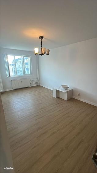 Apartament cu 3 camere decomandat în Dristor