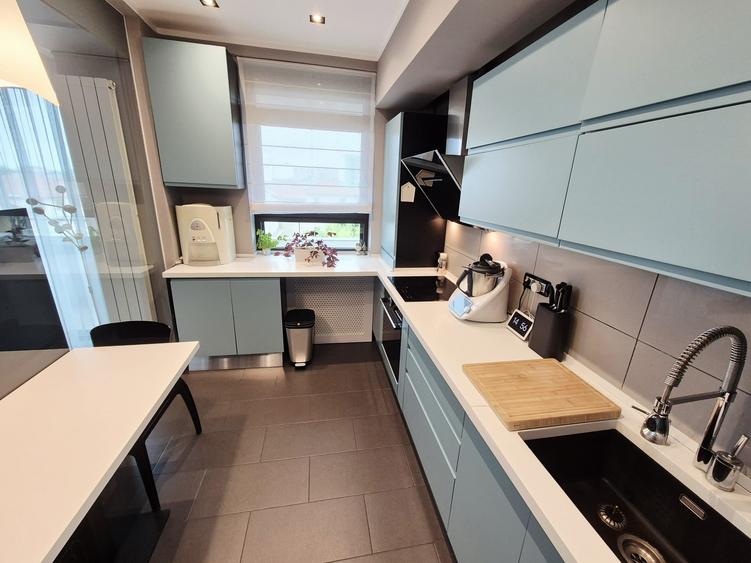 Apartament cu 4 camere decomandat în Primo