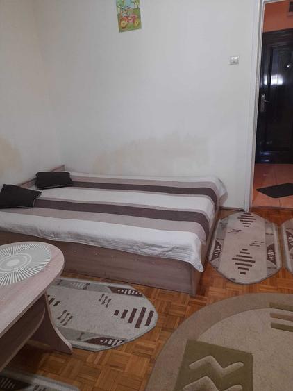 Garsonieră decomandată în Rogerius