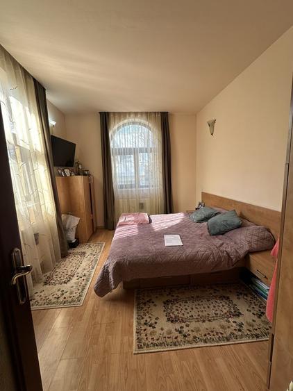 Piata Domenii Casa 4 cam 2 bai 157m Izolata Termic. - 1