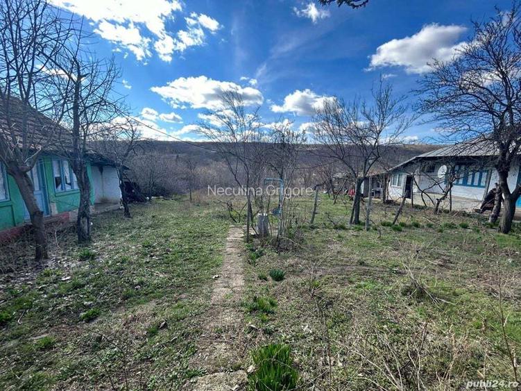 Vand casa batraneasca in comuna Suceveni,Jud Gl