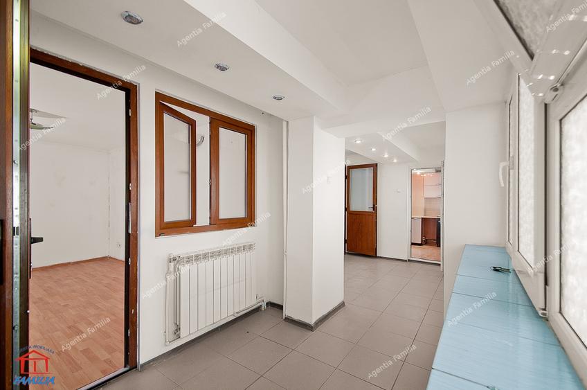 Spatiu comercial parter de bloc BR-uri Agentia de Voiaj - 4