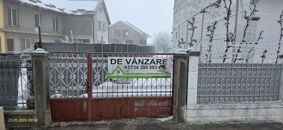 Casa la rosu de vanzare in Turda - 1