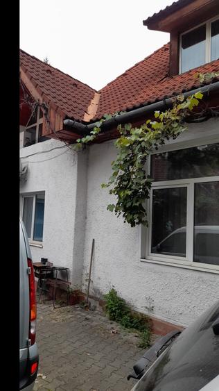 Casa zona 15 Noiembrie, 6 camere, suprafata 230 mp,teren 346 mp! - 2