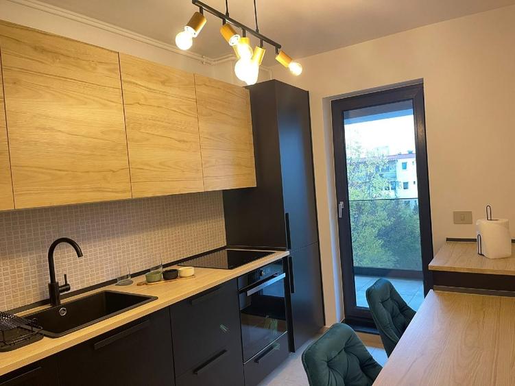 Centrul Civic - apartament 2 camere - balcon 12 mp - loc de parcare subteran - C - 4