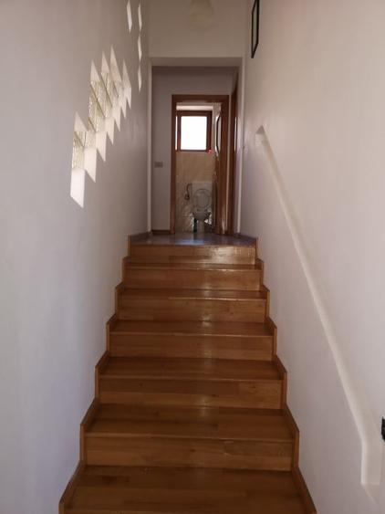 Casă individuală cu 7 camere cu Canalizare în Craiter