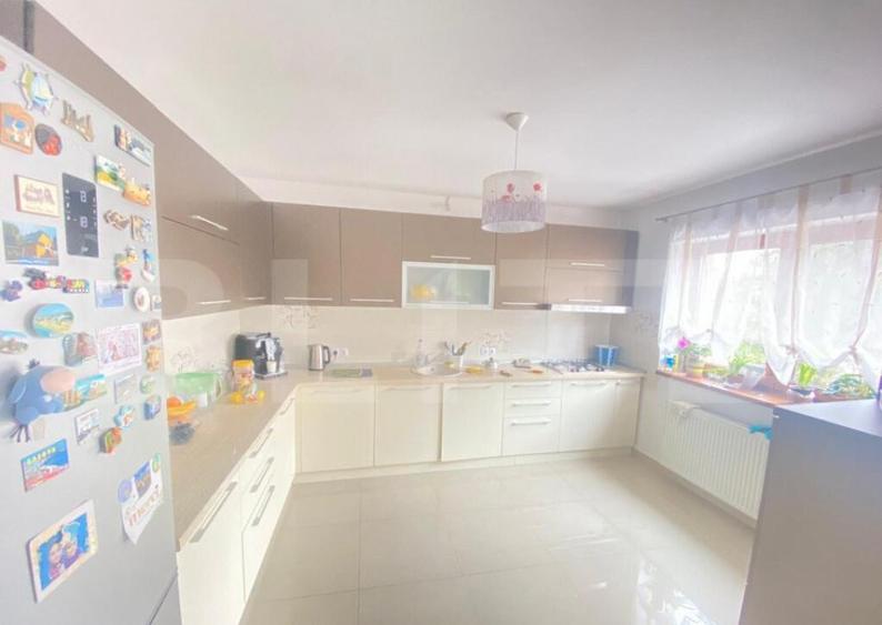 Casa de 630 mp si teren 600 mp, mobilata si utilata, zona Ce - 4