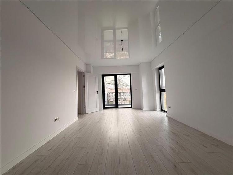 Apartament cu 3 camere, 2 bai Bloc nou Nicolina, et. intermediar - 2