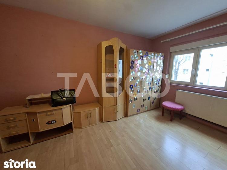 Strand etaj 1 Apartament decomandat 50 mpu balcon pivnita - 9