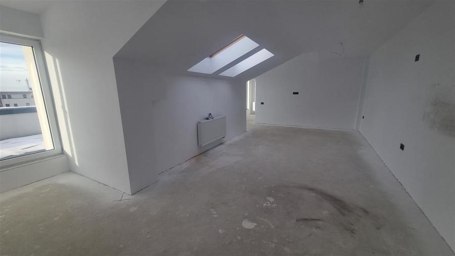 Penthouse de 3 camere zona Tractorul - 4