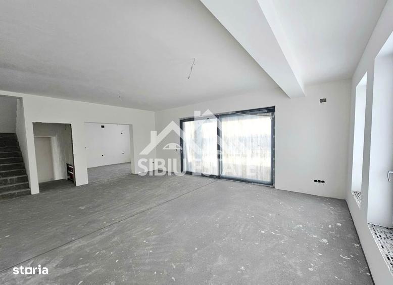 Casa mare cu carport, pivnita - 2