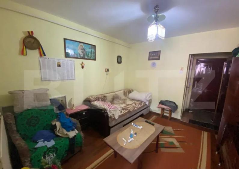 Garsoniera situata la etajul 3, zona Cetate - 2