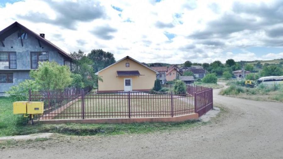 Vând casă 163 mp în Ciolt, Maramureș, teren 750 mp - 3