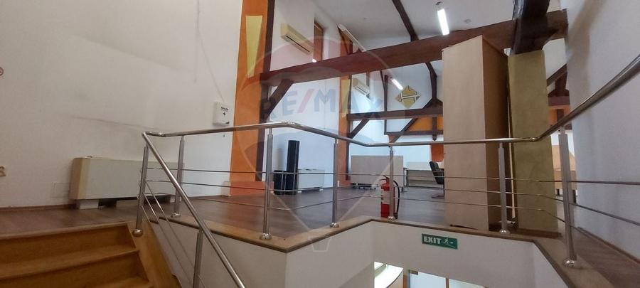 Cladire de  birouri deosebita ,zona  centrala, de vanzare - 6