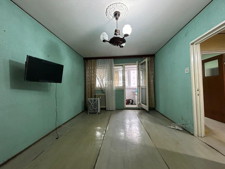 Titan 2 Camere Bloc Reabilitat 15 Min Metrou