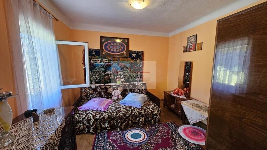 Casa Rahova zona Pucheni, str Garoafei - 6