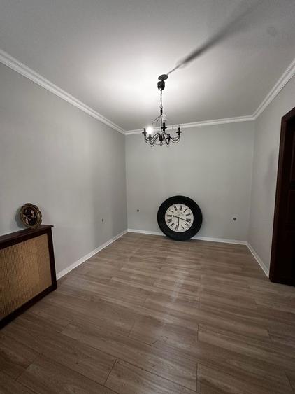 Inchiriez spatiu ptr birou/salon, zona ultracentrala, 2 camere de aprox 20 mp fiecare, recent renovat, cu acces la gradina(spatiul poate fi mobilat) - 1