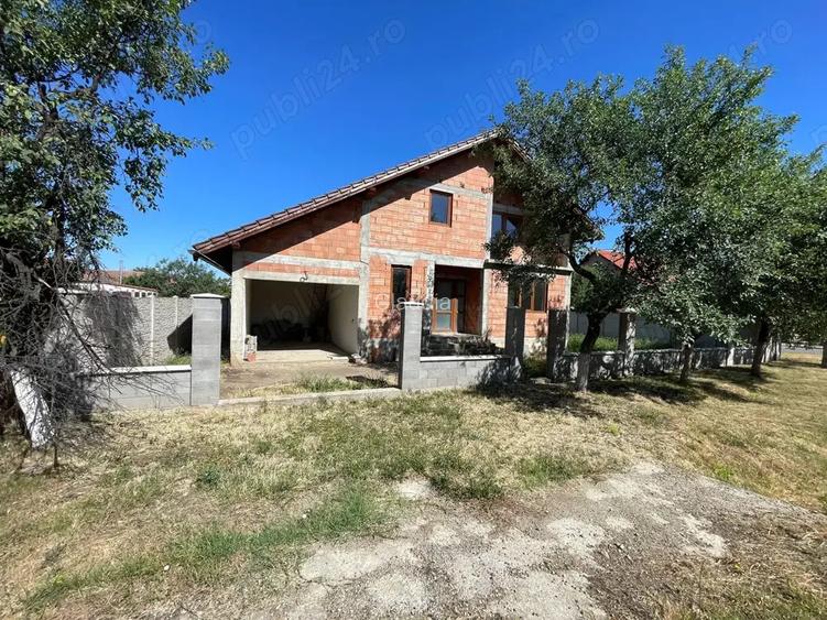 Vand casa D+P+M comuna Sagu Vand casa D+P+M comuna Sagu