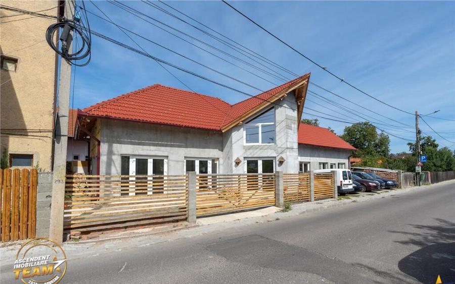 Casa cu spatiu comercial recomandat: locuinta si afacere:Cen - 2