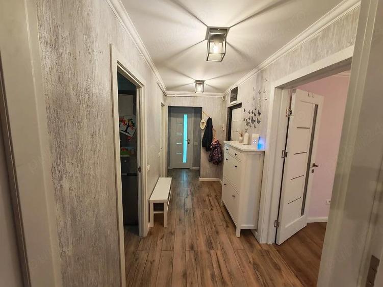 Vand apartament 3 camere, zona Soarelui - 10