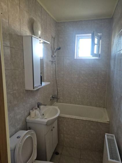 Inchiriez sau vand Apartament 2camere in Turda str Toamnei nr4 - 7