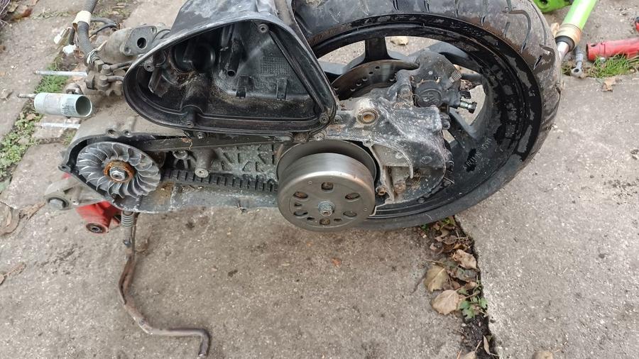 Diferite piese scuter suzuki vezi pozele pret difera - 2