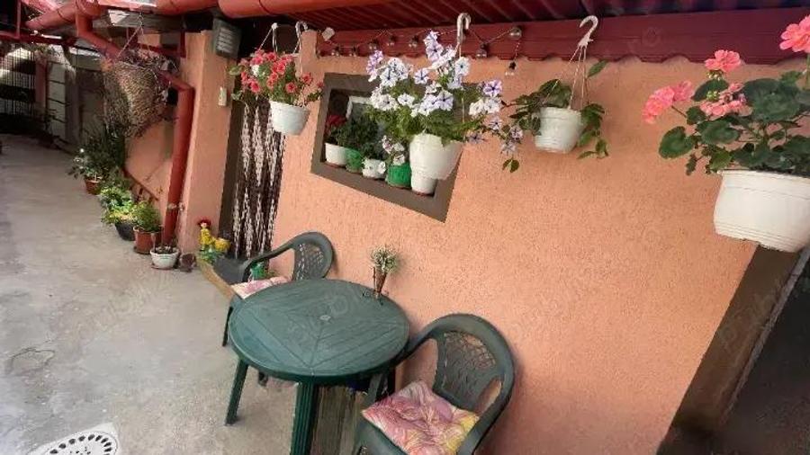 Proprietar vand Casa cu 2 camere si 2 bai, CURTE COMUNA Sector 6 - 1