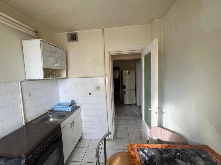 Vand apartament 2 camere,Romanilor, decomandat,termoteca - 2