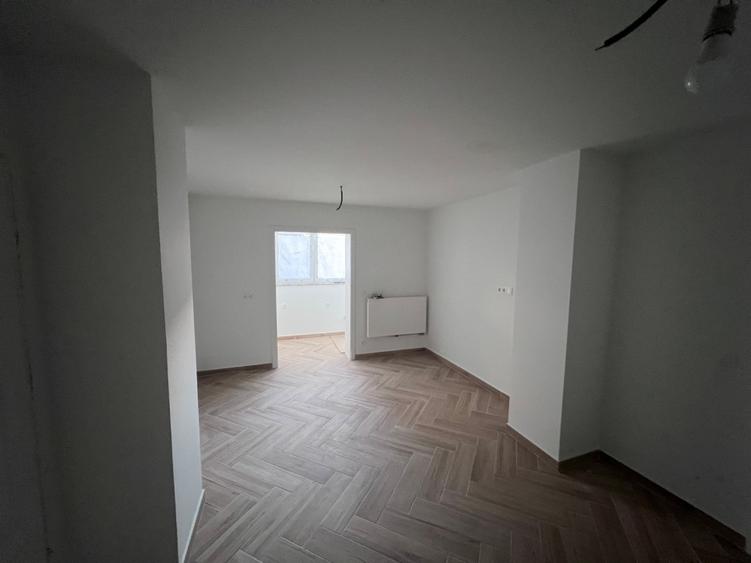 Vând apartament 4 camere Renovat complet - 3