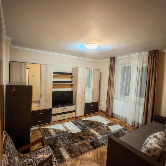 Garsoniera DECOMANDATA Tractorul - 2