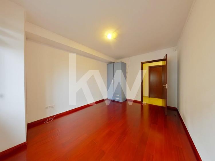 Închiriere apartament 4 camere, acces la parcare cu barieră, strada De Mijloc - 8