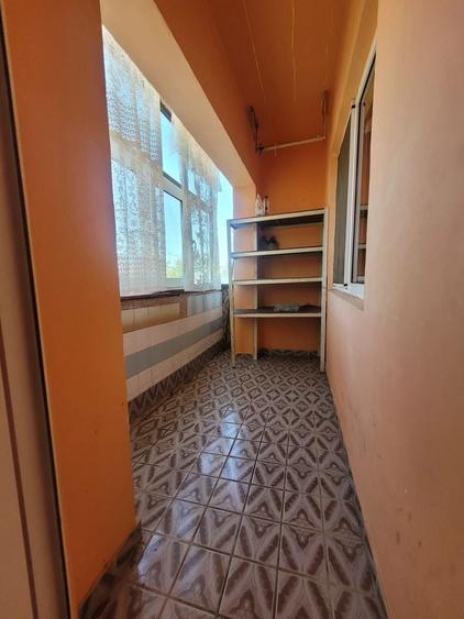 Apartament cu 3 camere semidecomandat în Inel II
